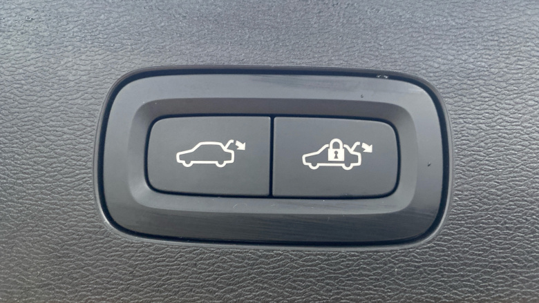 Volvo V60 2.0 B4P Plus Dark 5dr Auto [7 speed] Petrol Estate